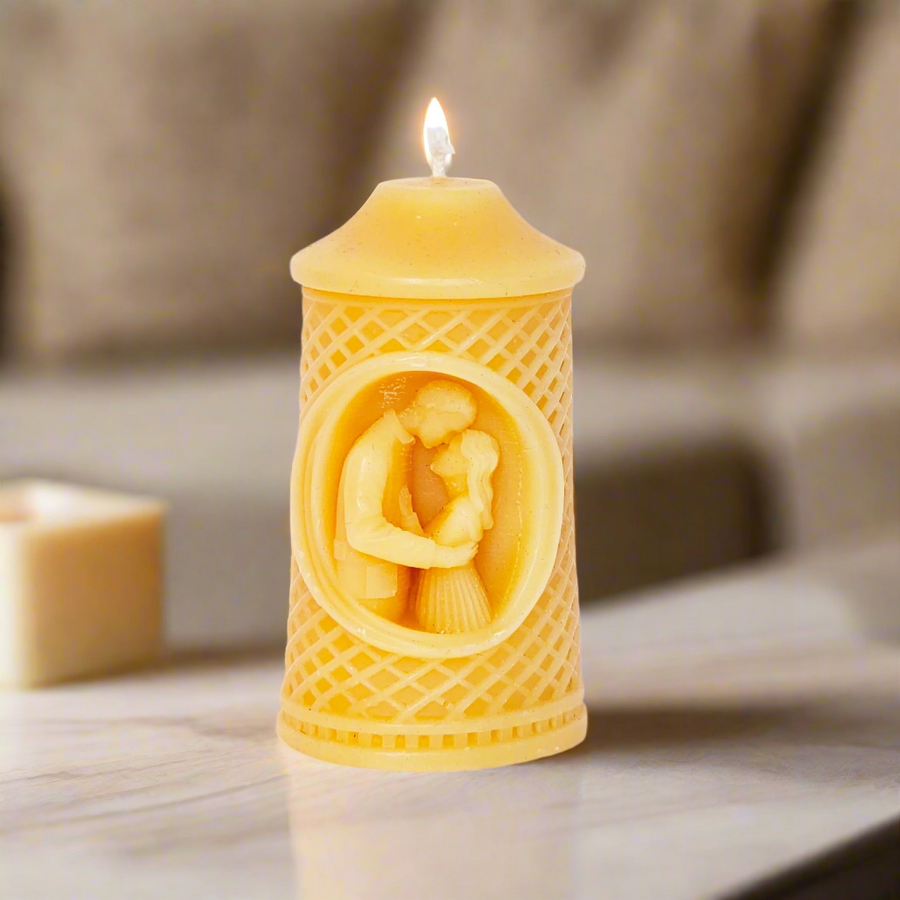 100% Pure Beeswax Candle – Couple Embrace Desig