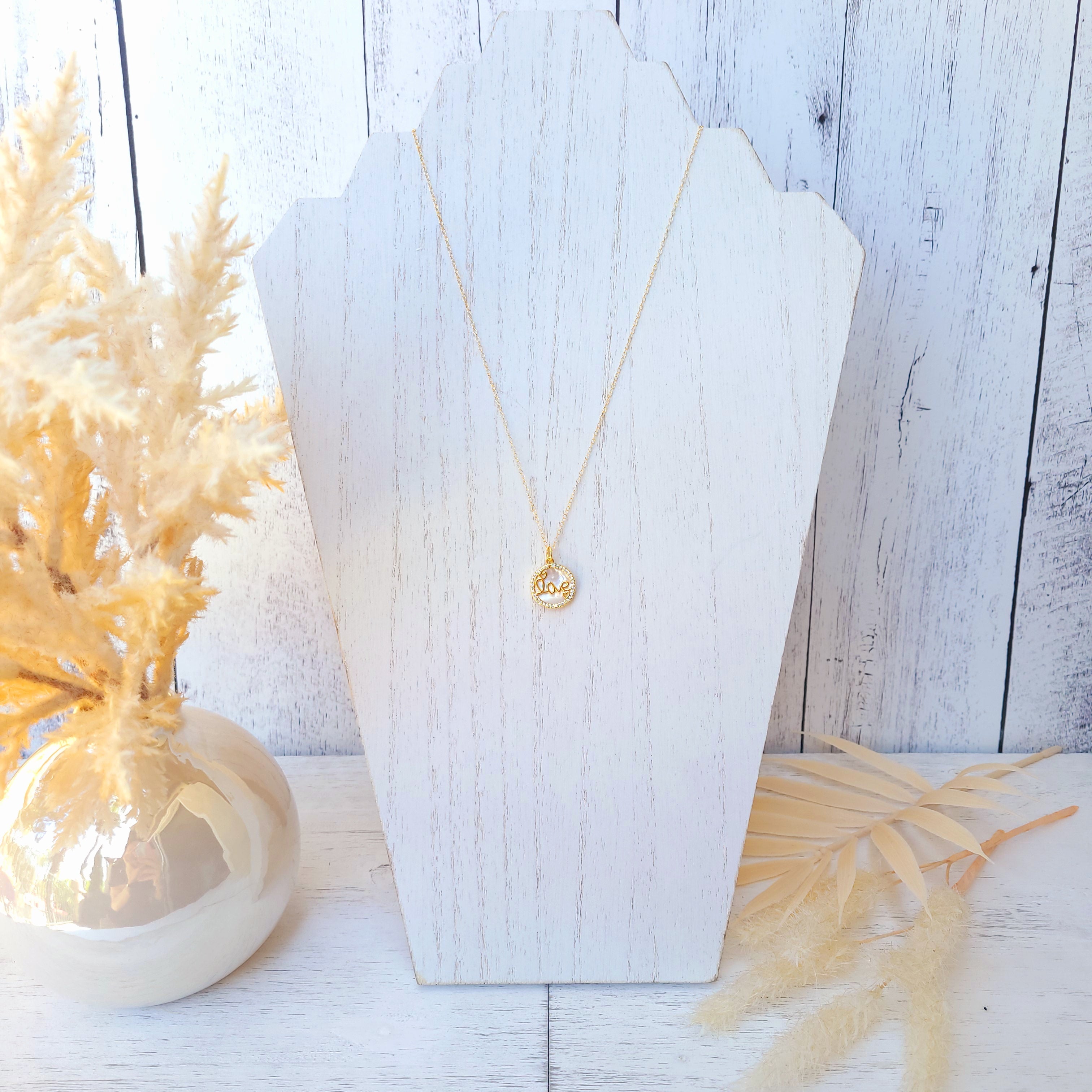 Love Necklace in Gold Filled with Mother Of Pearl