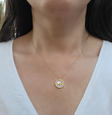 Love Necklace in Gold Filled with Mother Of Pearl